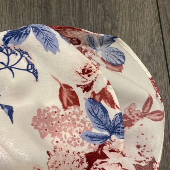 MISA Los Angeles Suvi Floral Satin Ruffled Off The Shoulder Crop Top Size M - Picture 4 of 7